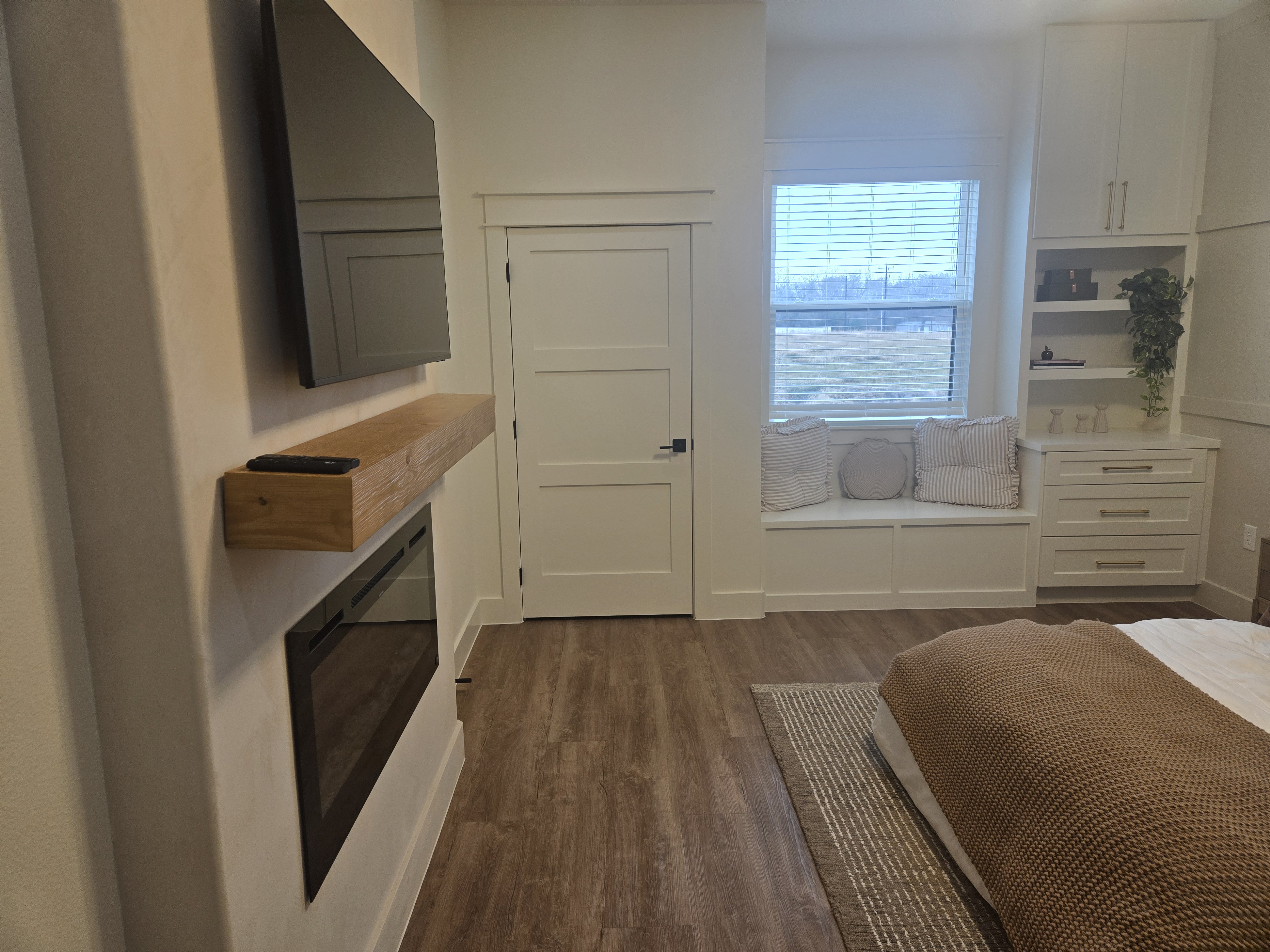 Suite fireplace and TV wall