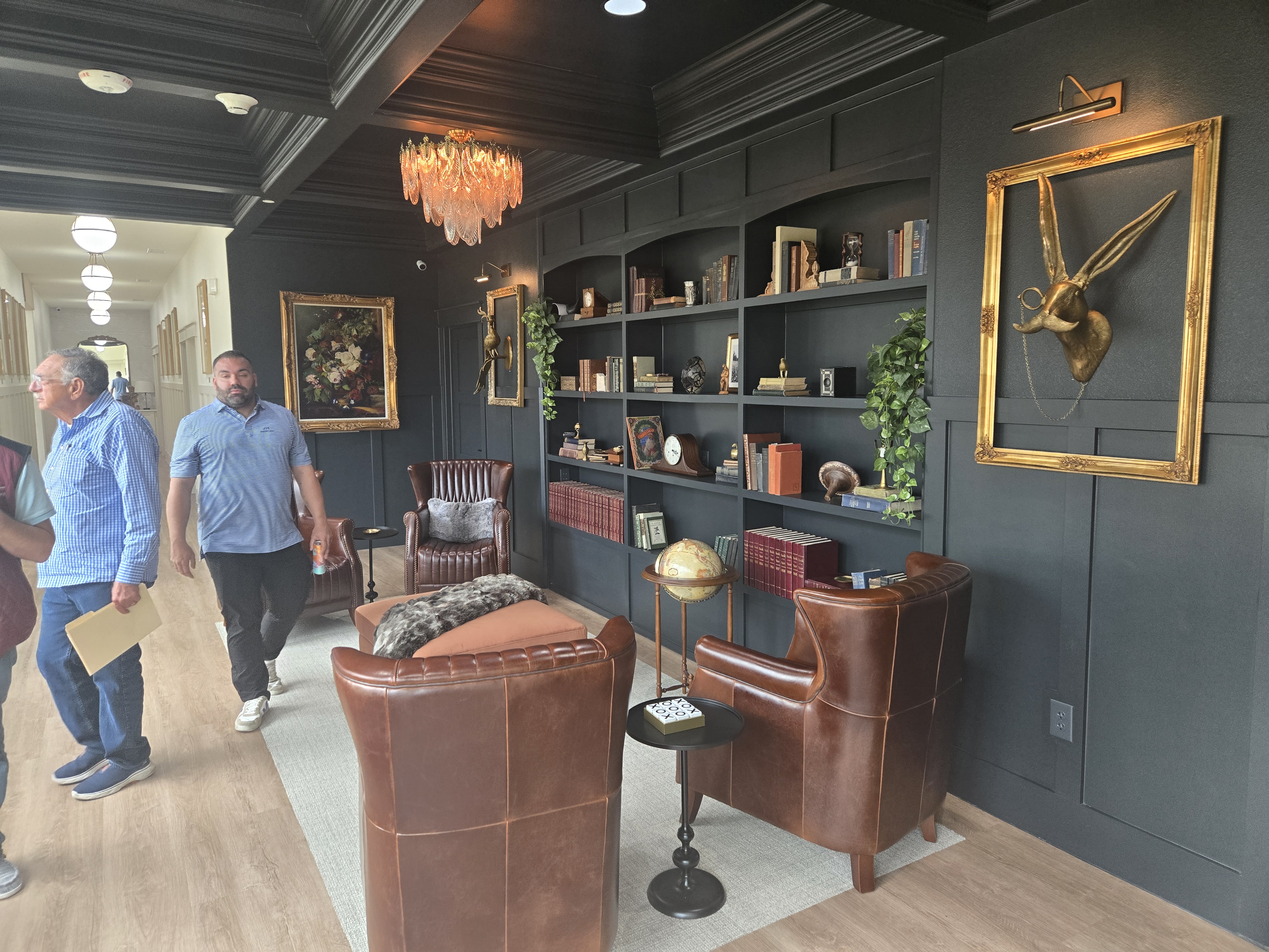 Comfortable common area for memory care