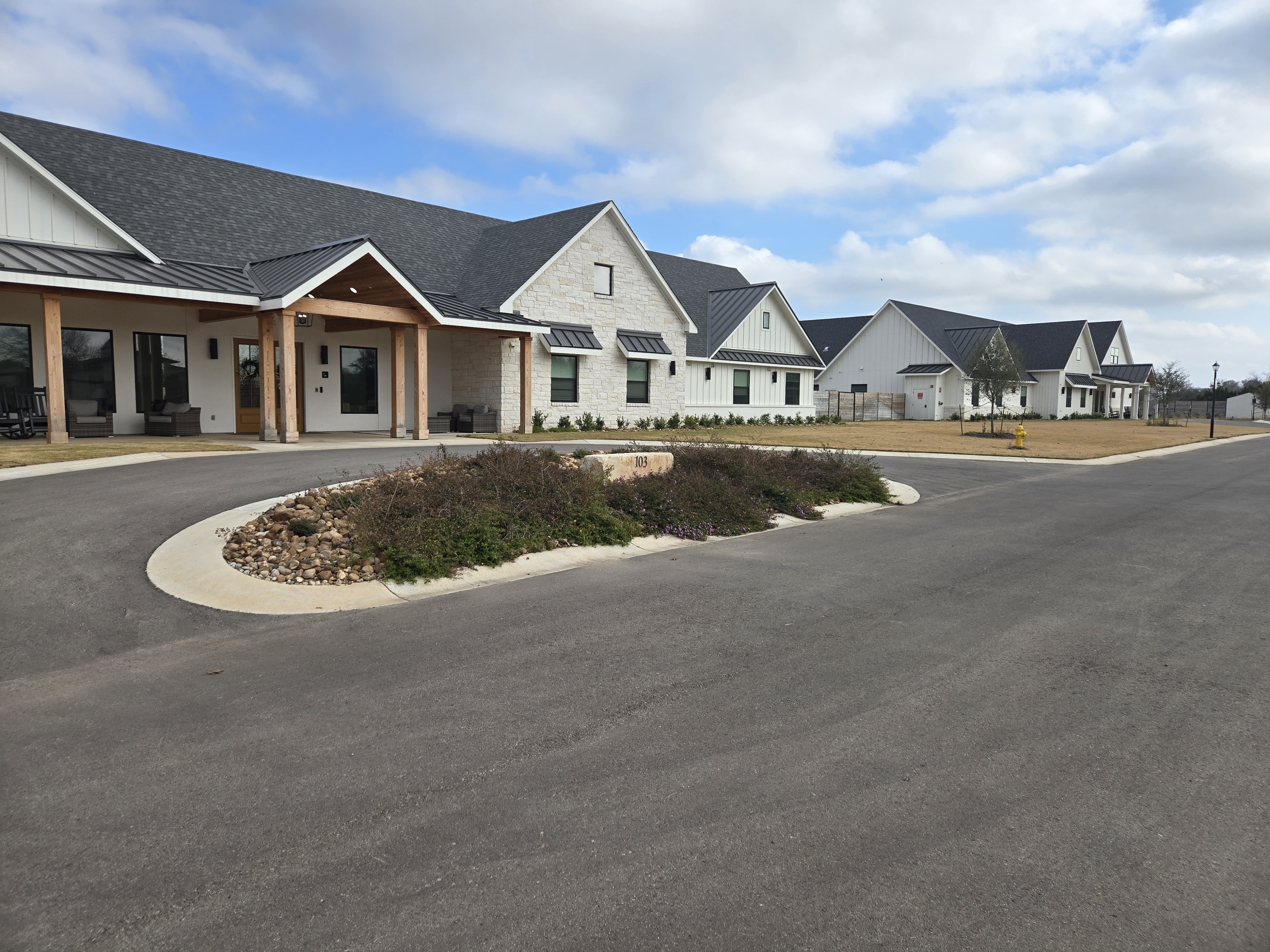 Campus exterior, multiple mansion buildings